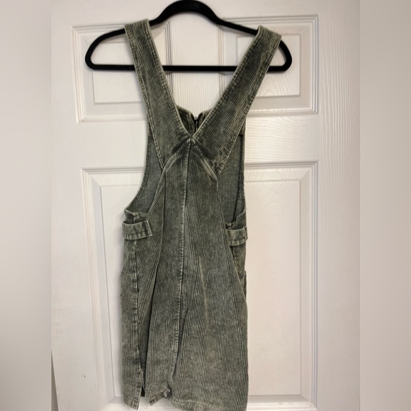 Olive green corduroy overall dress w/ pockets & front zipper; size small; new - Picture 6 of 6